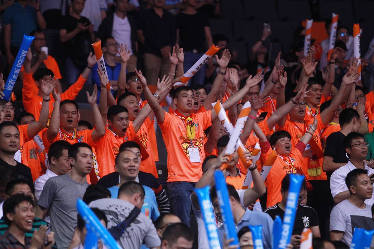 巅峰对决!两队实力均衡激烈角逐 巅峰对决!两队实力均衡激烈角逐