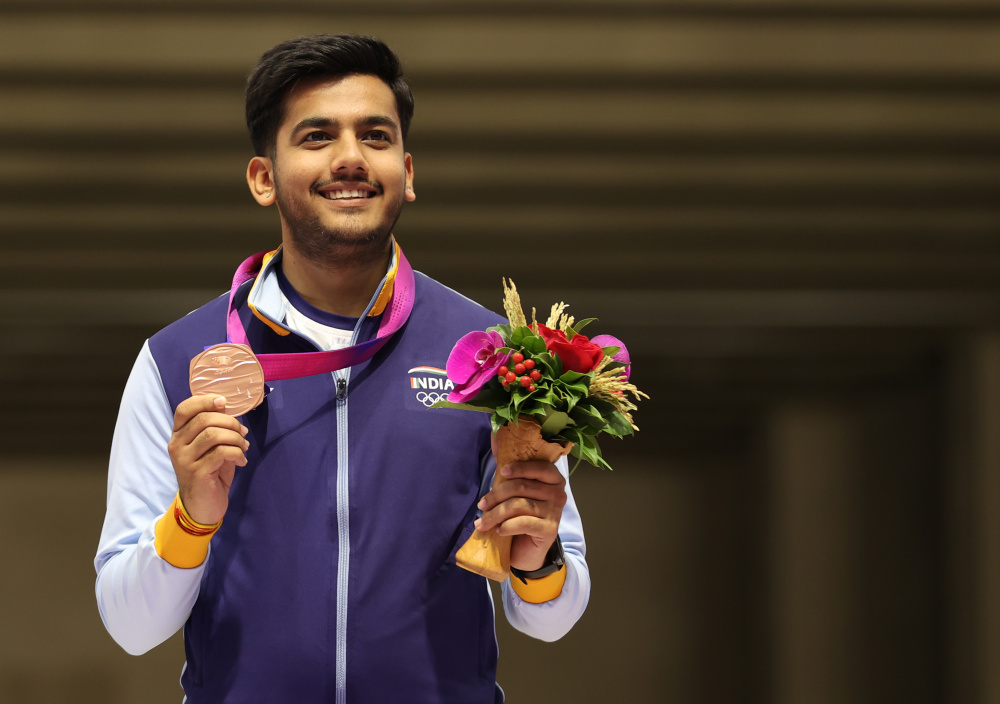 波黑选手在射击比赛中实现逆袭，夺冠