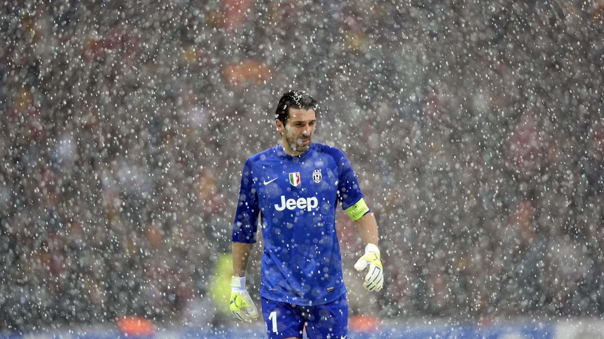 赛道上的救赎，劳塔罗的F1街道赛之夜